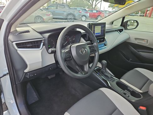 Used 2024 Toyota Corolla LE image 13