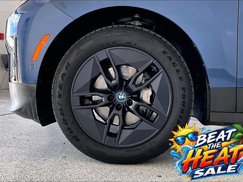 Used 2023 BMW iX xDrive50 AWD/4WD image 11