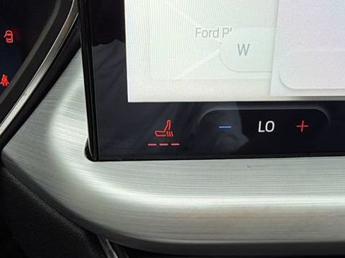 Certified 2024 Ford Escape Platinum AWD/4WD image 32