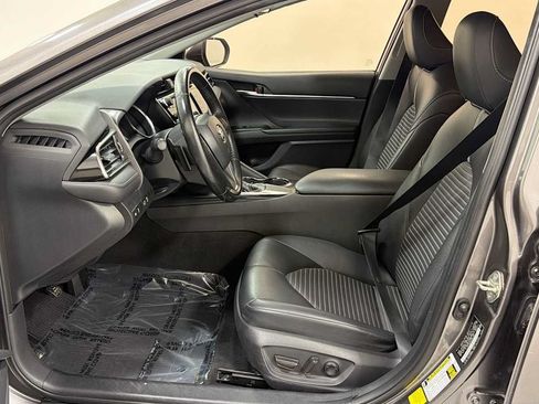 Certified 2019 Toyota Camry SE FWD image 13
