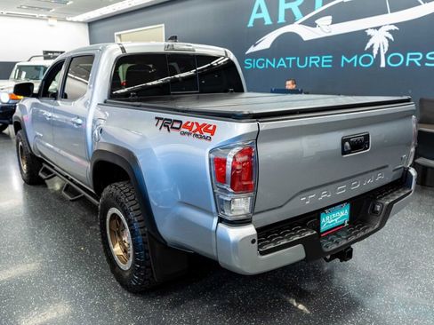 Used 2022 Toyota Tacoma TRD Off-Road w/ Technology Package image 8