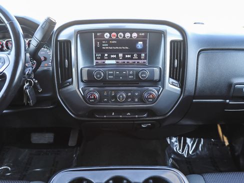 Used 2018 Chevrolet Silverado 1500 LT w/ LT Eassist Package image 12