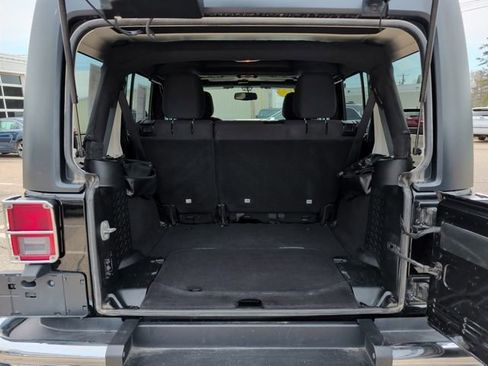 Used 2018 Jeep Wrangler Unlimited Sport S AWD/4WD image 28