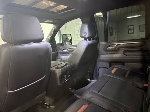 Used 2024 GMC Sierra 2500 AT4 w/ Technology Package AWD/4WD image 13