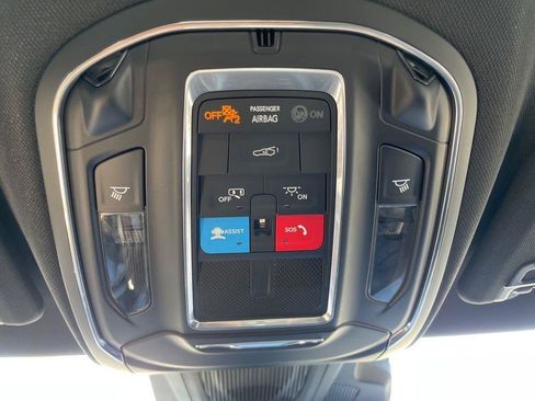 Used 2025 Dodge Charger R/T w/ Plus Group image 37