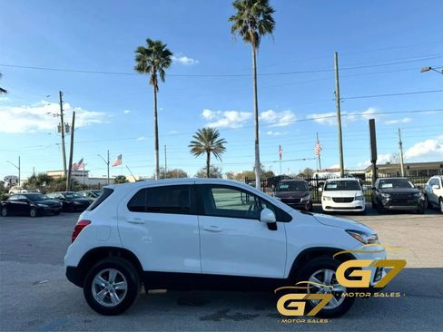 Used 2021 Chevrolet Trax LS w/ Tint and Cruise Package AWD/4WD image 5