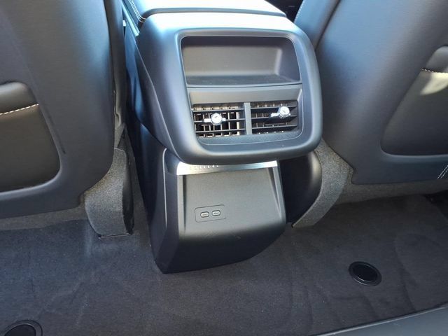 Certified 2025 Cadillac Lyriq Luxury AWD/4WD image 15