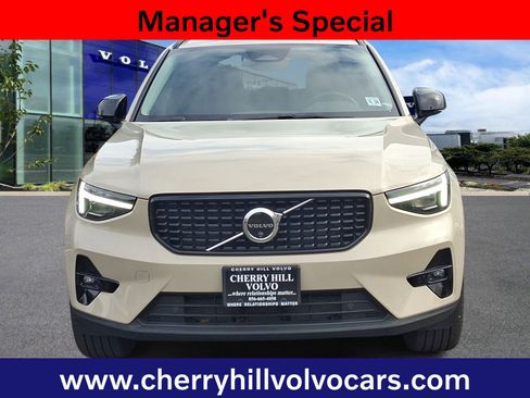 Certified 2025 Volvo XC40 B5 Ultra w/ Protection Package Premier image 2