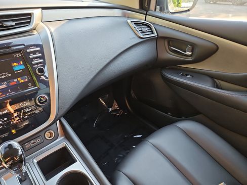 Certified 2024 Nissan Murano SV w/ SV Midnight Edition Package AWD/4WD image 23