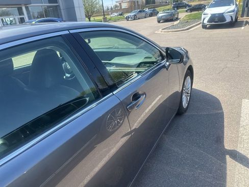 Used 2013 Lexus ES 350 w/ Luxury Pkg FWD image 17