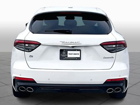 Used 2021 Maserati Levante image 5