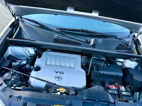 Used 2012 Toyota Highlander SE image 19