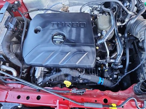 Used 2023 Buick Encore GX Essence w/ Experience Buick Package FWD image 21