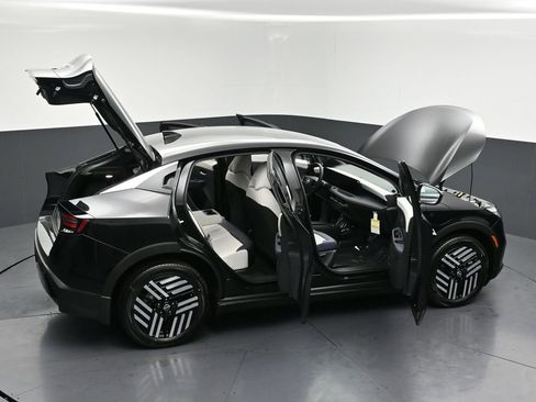 New 2026 Nissan Leaf SV+ w/ Floor Mat Package (SV+) FWD image 31