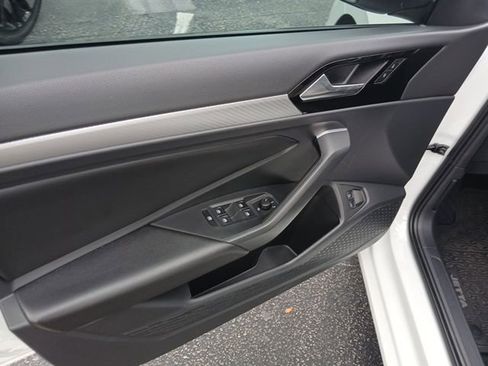 Used 2020 Volkswagen Jetta R-Line image 12