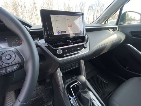 Certified 2024 Toyota Corolla Cross LE image 26