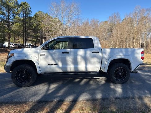 Used 2021 Toyota Tundra SR5 w/ SR5 Leather Package image 8