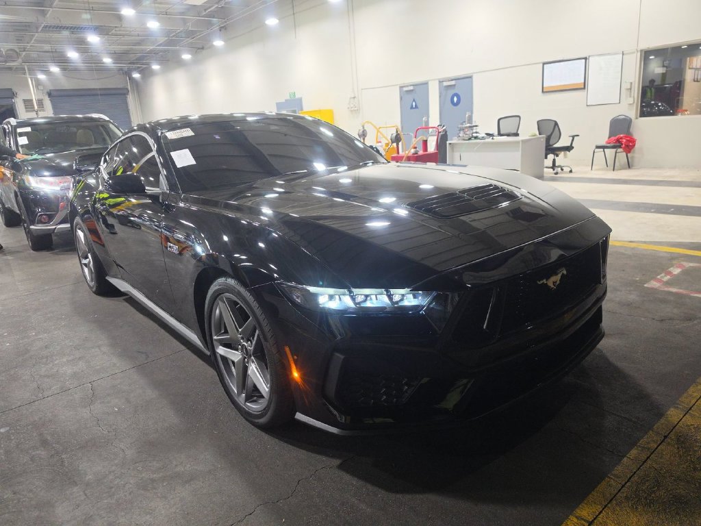 Used 2025 Ford Mustang GT Premium RWD image 1