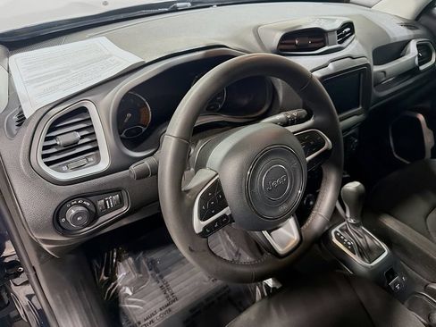 Used 2021 Jeep Renegade Latitude AWD/4WD image 11