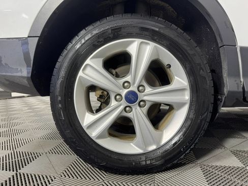 Used 2015 Ford Escape SE AWD/4WD image 42