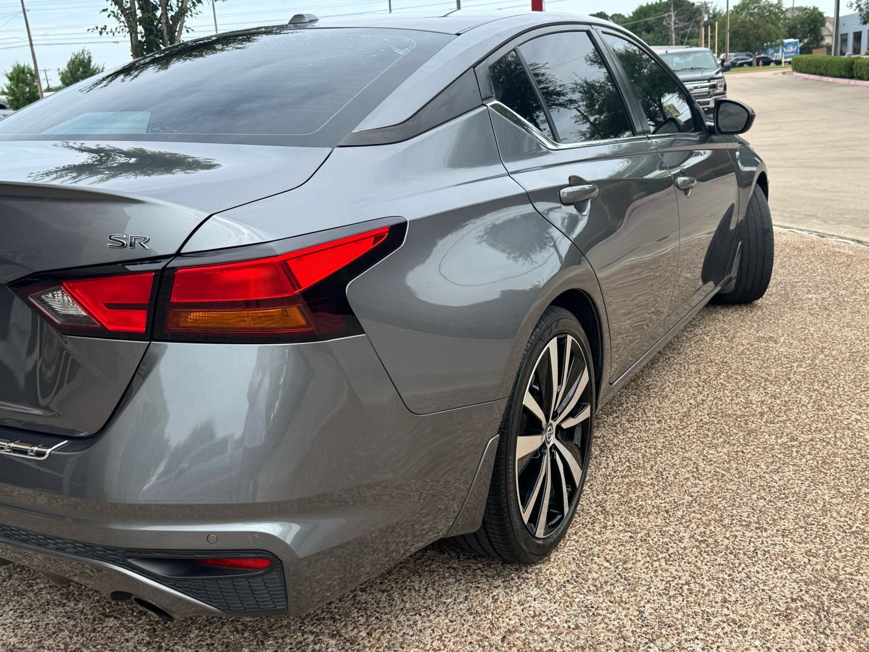 Used 2022 Nissan Altima 2.5 SR FWD image 4