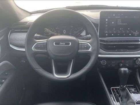 Used 2024 Jeep Compass Latitude image 5