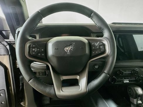 Used 2025 Ford Bronco Badlands w/ Sasquatch Package AWD/4WD image 14