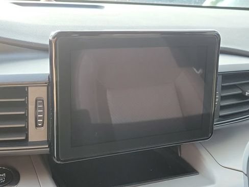 Used 2023 Ford Explorer XLT RWD image 23