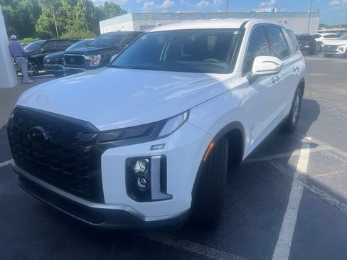 Used 2024 Hyundai Palisade SE FWD image 4