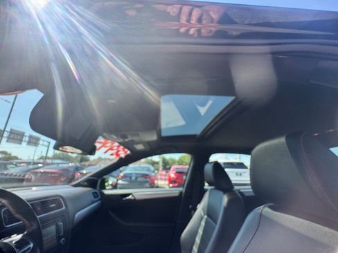 Used 2013 Volkswagen Jetta GLI Autobahn FWD image 11