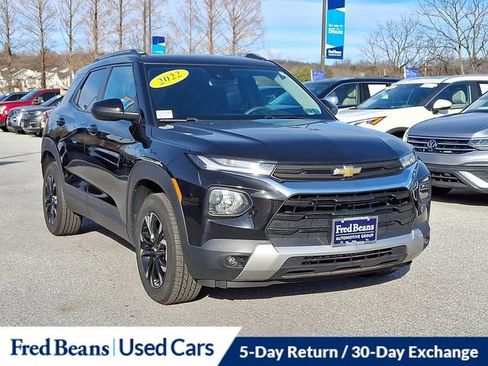 Used 2022 Chevrolet TrailBlazer LT w/ Convenience Package image 2