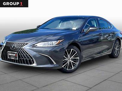 Used 2025 Lexus ES 350 w/ Premium Package