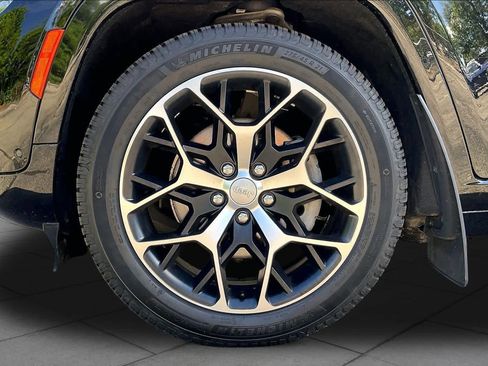 Used 2022 Jeep Grand Cherokee Summit AWD/4WD image 10