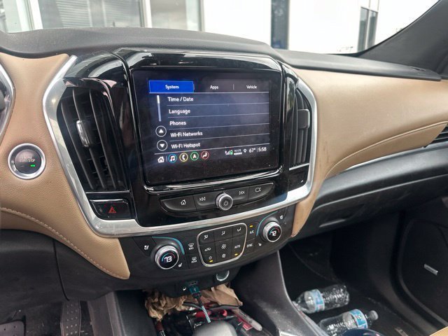 Used 2023 Chevrolet Traverse Premier FWD image 37