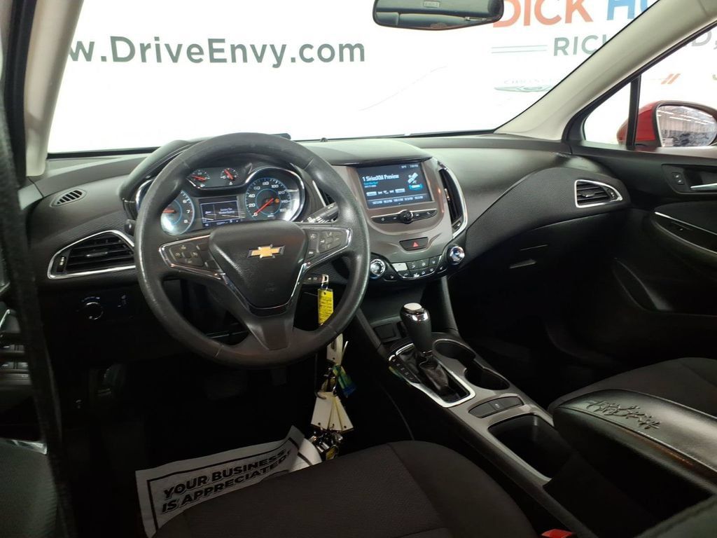 Used 2018 Chevrolet Cruze LT w/ LT Fleet Convenience Package FWD image 10