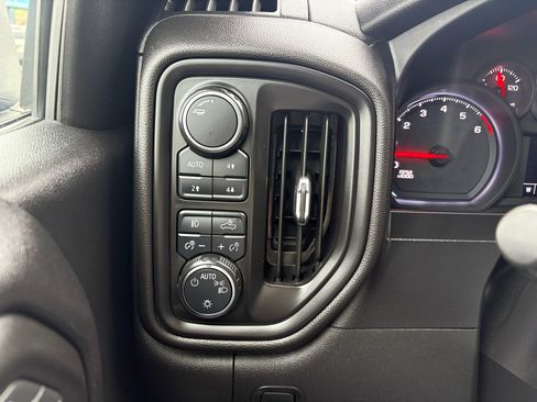 Used 2019 Chevrolet Silverado 1500 Custom Trail Boss w/ Custom Convenience Package image 33