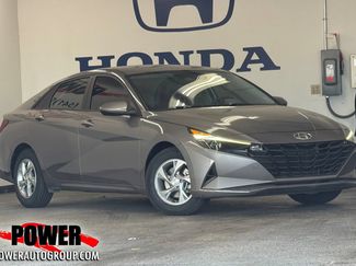 Used 2022 Hyundai Elantra SE FWD video 1