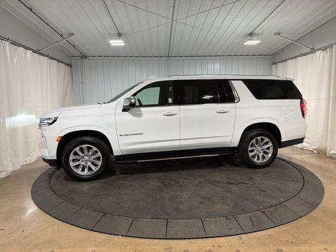 Certified 2023 Chevrolet Suburban Premier image 2