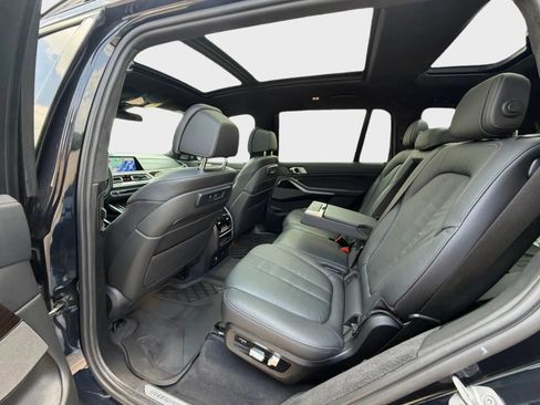 Used 2021 BMW X7 M50i w/ Executive Package AWD/4WD image 16
