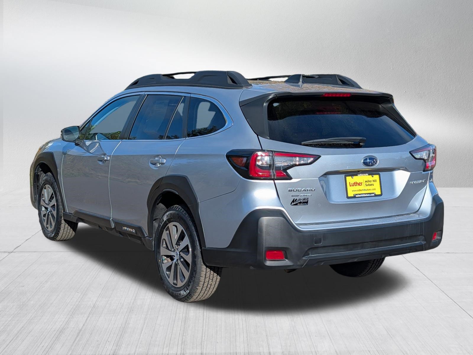 Used 2025 Subaru Outback Premium AWD/4WD image 5