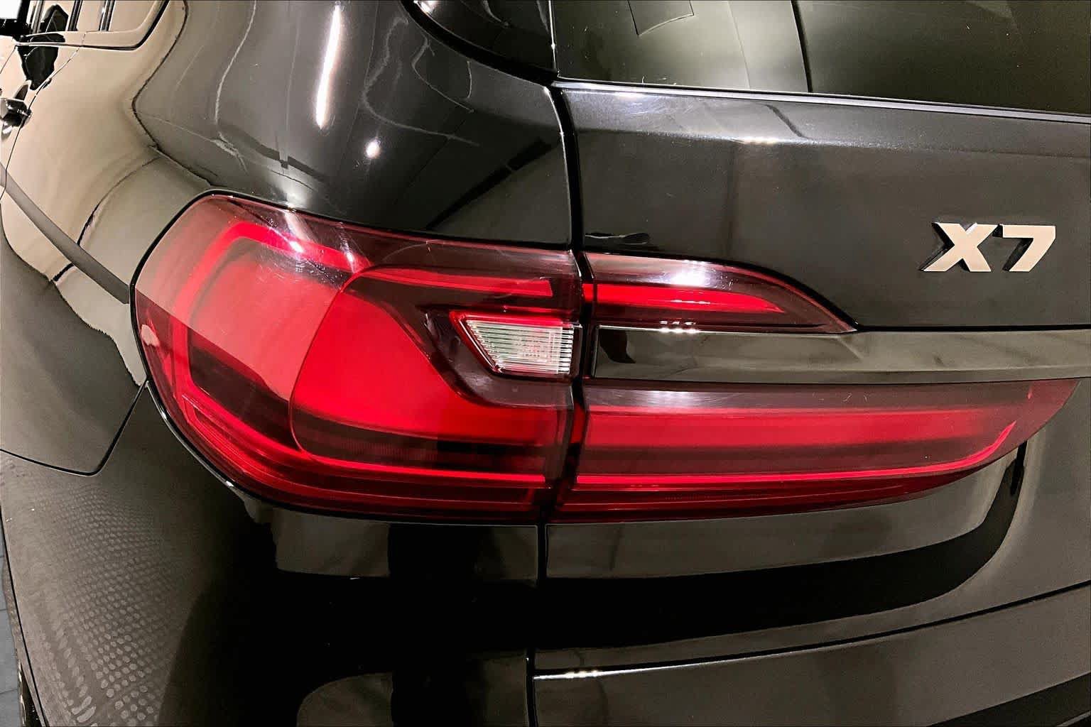 Used 2022 BMW X7 M50i AWD/4WD image 27