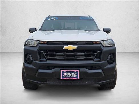 Used 2024 Chevrolet Colorado W/T w/ WT Convenience Package RWD image 2