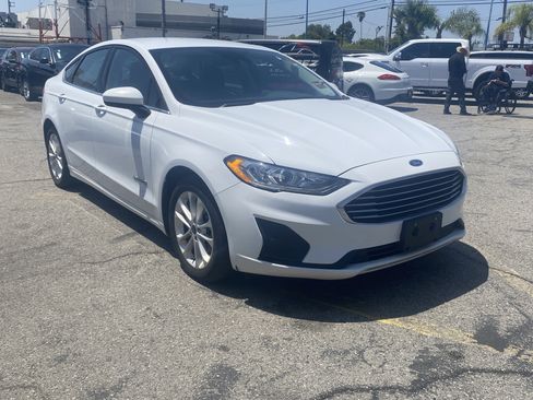 Used 2019 Ford Fusion SE FWD image 8