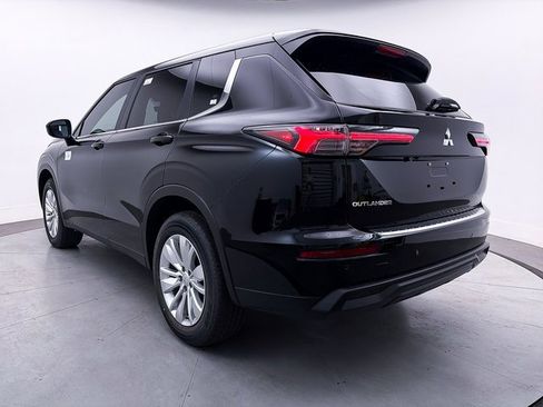 New 2025 Mitsubishi Outlander ES image 5