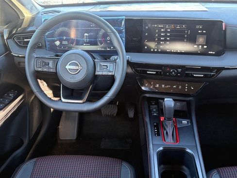 New 2026 Nissan Kicks SR image 10