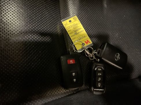 Used 2021 Toyota 4Runner Limited image 27