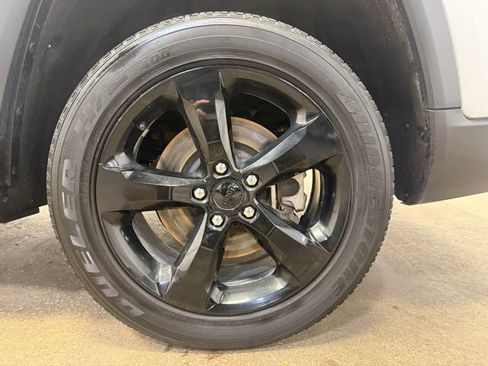 Used 2023 Jeep Grand Cherokee L Altitude image 29