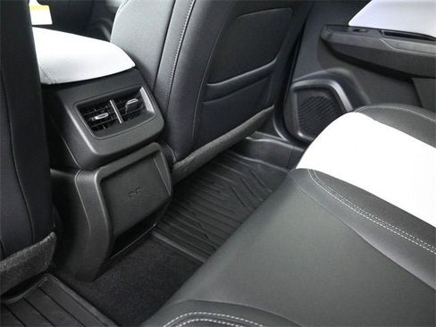 New 2026 Chevrolet Equinox EV LT image 25