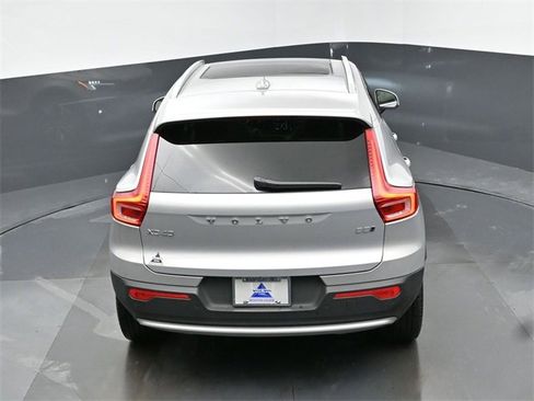 Used 2023 Volvo XC40 B5 Plus w/ Climate Package image 39