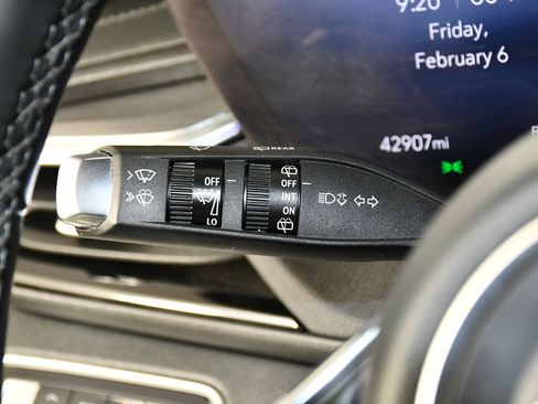 Used 2025 Buick Enclave Preferred image 22